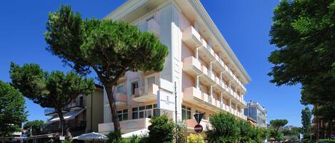 Fachada de la propiedad