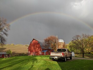 Exterior - Charming 3 bedroom farm house perfect for all season activities in the country! (Kensington)