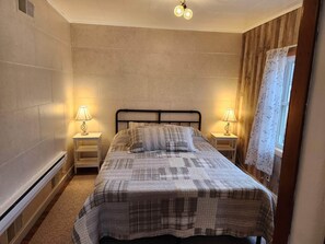 1 bedroom, travel cot, free WiFi, bed sheets