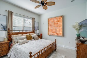 2 bedrooms, desk, iron/ironing board, internet