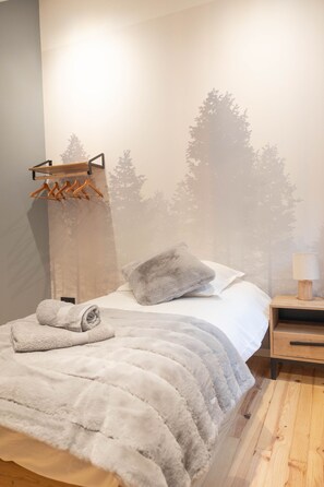 4 chambres, lit parapluie, accès Internet, draps fournis