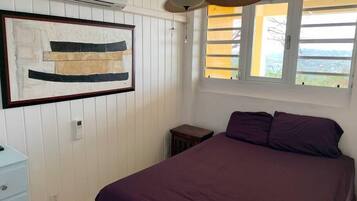 1 bedroom, desk, iron/ironing board, WiFi