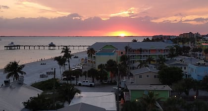 Escape to Cape! Heated Private Pool Home