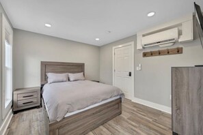 1 室のベッドルーム、デスク、アイロン / アイロン台、WiFi