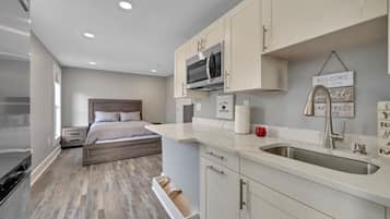 Fridge, microwave, dishwasher, coffee/tea maker