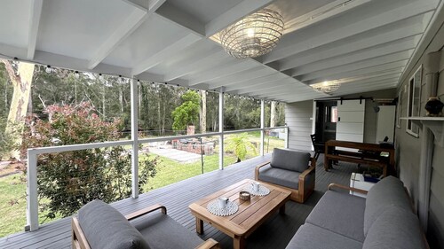 Oasis on The Park - Beautiful creekfront reserve