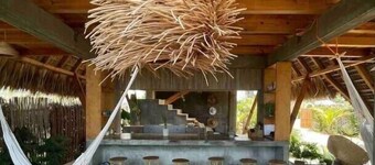 Peaceful beachside artist_designed retreat

