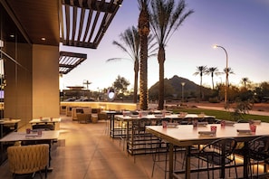 Restaurant - Caesars Republic Scottsdale, a Hilton Hotel (Scottsdale)