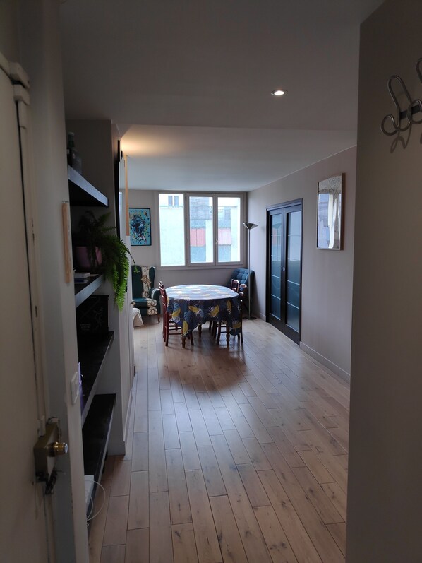 Interior - Paris bright apt 68 m² near Montmartre -4per - Arena Porte de la Chapelle 1 km (Paris)