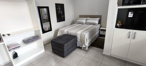 Studio Comfort | Bäddmadrasser, minibar, skrivbord och gratis wi-fi