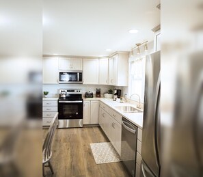 2 bedrooms - Farm Country Amish Country Newly Renovated (Middlebury)