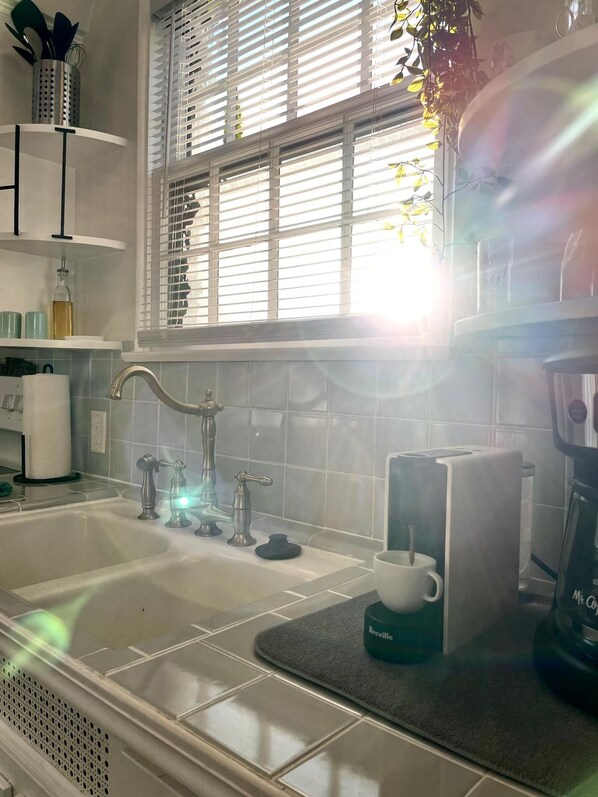 House | 2 bedrooms - 1 1 MI to Notre Dame 1stfloor Apt Coffee Bar (South Bend)