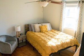 3 bedrooms - HOT TUB 1 2MI to ND Espresso Maker Coffee Bar (South Bend)