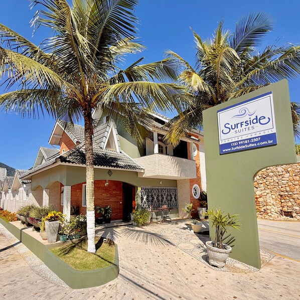 Fachada de la propiedad