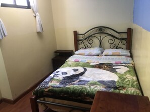 3 bedrooms, iron/ironing board, bed sheets - 3 Bedrooms Apartment FOR Rent (Quito)