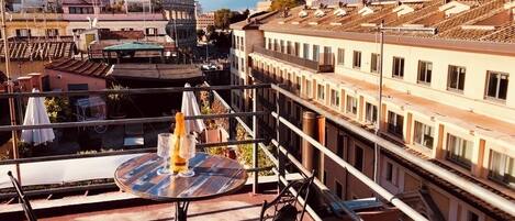 تناول الطعام بالخارج