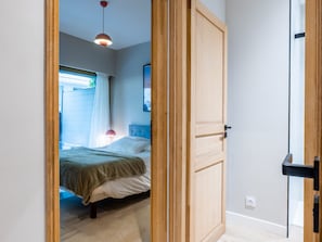 2 slaapkamers, een strijkplank/strijkijzer, wifi, beddengoed
