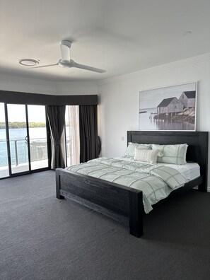 6 bedrooms, iron/ironing board, travel crib, free WiFi