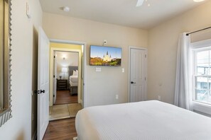 4 chambres, fer et planche à repasser, draps fournis