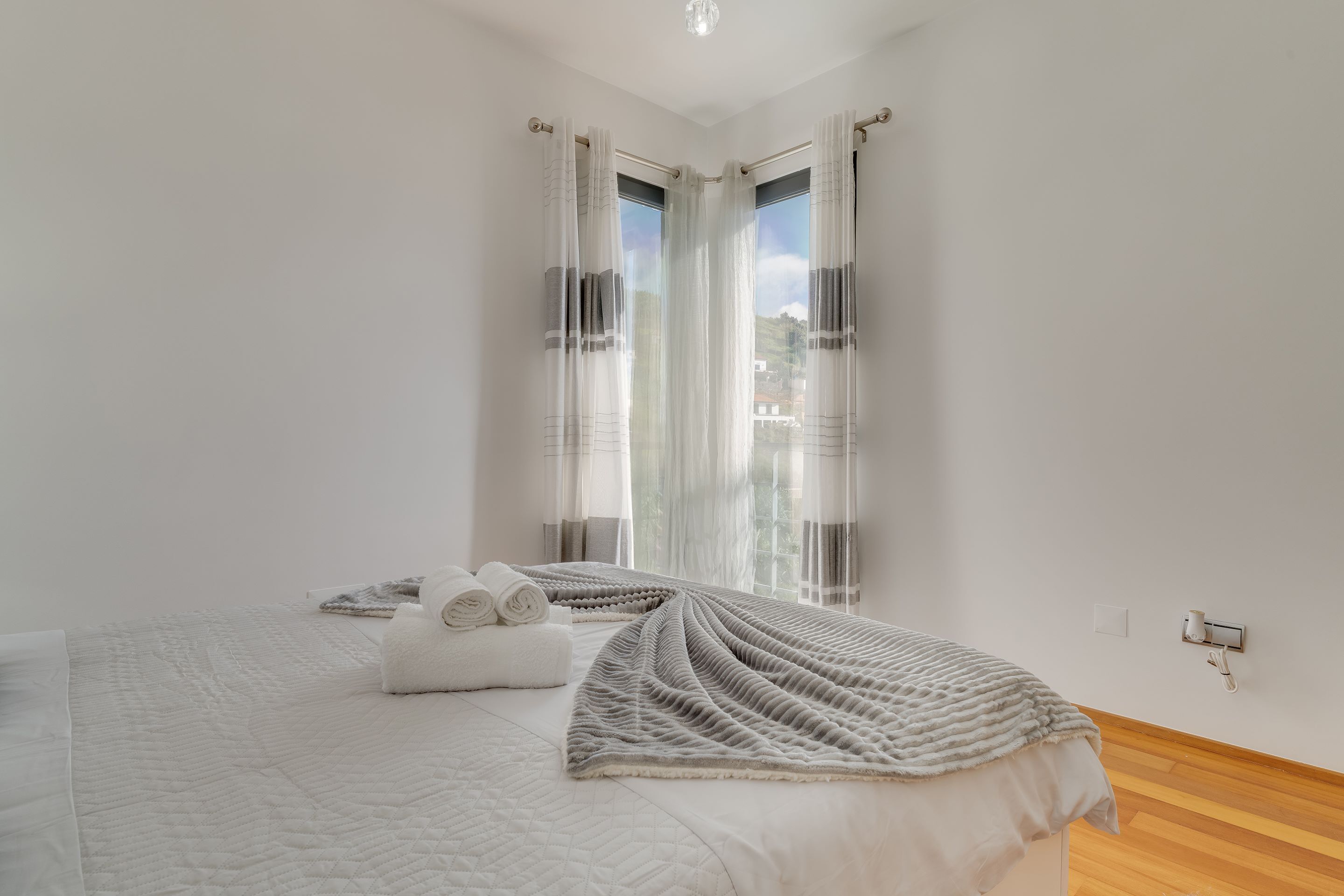 Foto - Countryside Charm by HR Madeira