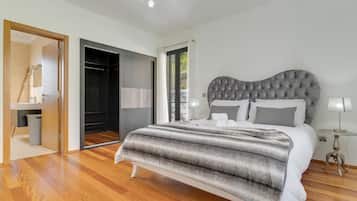 3 phòng ngủ, màn/rèm cản sáng, bàn ủi/dụng cụ ủi quần áo