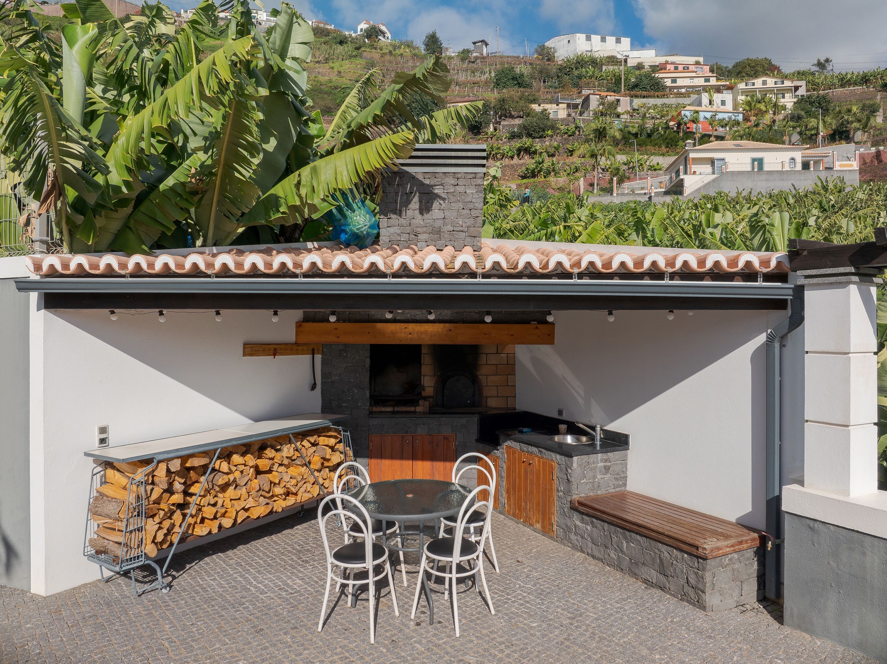 Foto - Countryside Charm by HR Madeira