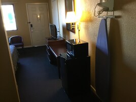 Basic Single Room | Iron/ironing board, free WiFi, bed sheets