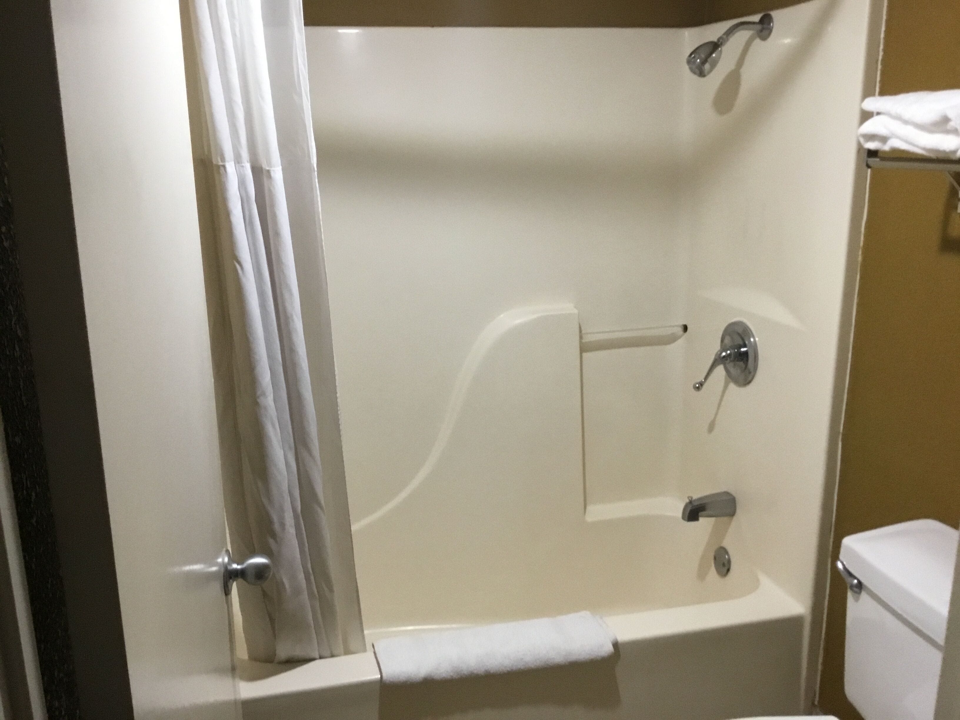 Basic Single Room | Bathroom | Free toiletries, hair dryer
