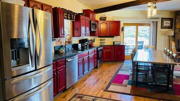 House (3 Bedrooms) | Property amenity