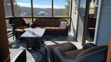 House (3 Bedrooms) | Property amenity