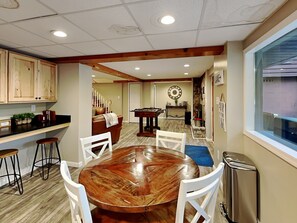House (5 Bedrooms) | Property amenity - The Whiskey Barrel Lodge by Taylor Made Deep Creek (Oakland)