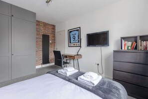 1 Schlafzimmer, Schreibtisch, Internetzugang, Bettwäsche
