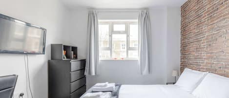 1 Schlafzimmer, Schreibtisch, Internetzugang, Bettwäsche