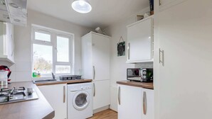 Private kitchen - Spacious & Central | 1 Bed | WiFi | Regent's Canal (London)