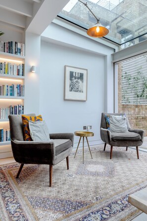 Interior - Sublime 4 BDR House Park Views London Fields (London)