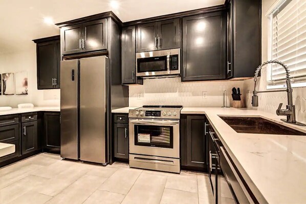 Fridge, microwave, oven, stovetop