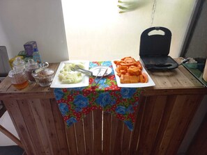 包含每日自助早餐