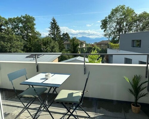 Joli espace avec vue sur le lac