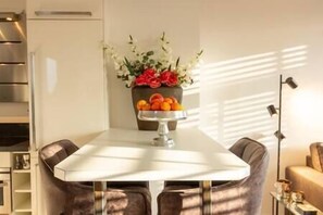 Dining - Spacious private apartment, 90m2, 25min from Amsterdam (Hilversum)