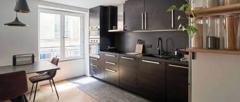 Fridge, microwave, oven, stovetop