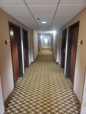 Hallway - The Glenville Inn (Glenville)