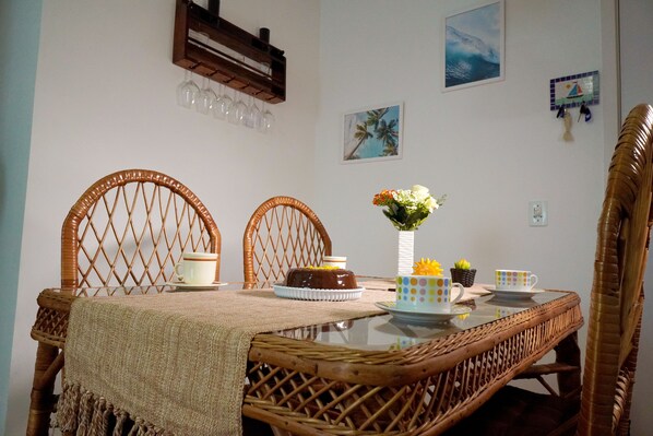 Dining - Apto Martim DE SÁ 850m Praia, Aceita PET , Wi-fi, Ótimo Para Famílias (Martim de Sá Caraguatatuba)