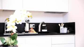 Réfrigérateur, cafetière/bouilloire