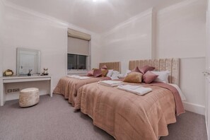 1 chambre, fer et planche à repasser, Wi-Fi gratuit, draps fournis