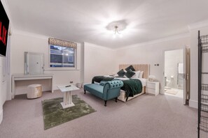 3 chambres, fer et planche à repasser, Wi-Fi gratuit, draps fournis