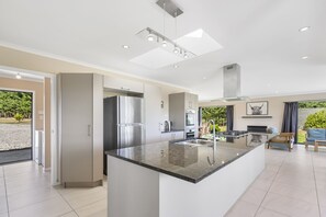 Fridge, dishwasher, coffee/tea maker, toaster - Meadowscape Hideaway - Martinborough Holiday Home (Martinborough)