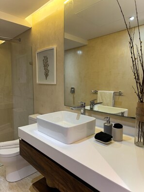 Comfort Studio | Bathroom - WARM STUDIO SWIM UP CPL B108 By SANDY POWERFUL (Tulum)