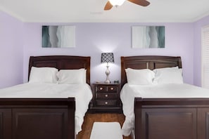 2 habitaciones, escritorio, tabla de planchar con plancha y wifi gratis
