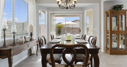 Beautiful 5-bedroom home in Surprise with big backyard close to spring training