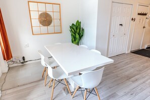 City Apartment | Living area - Unique Stays - 3658 Boul. Saint-Laurent (Montreal)